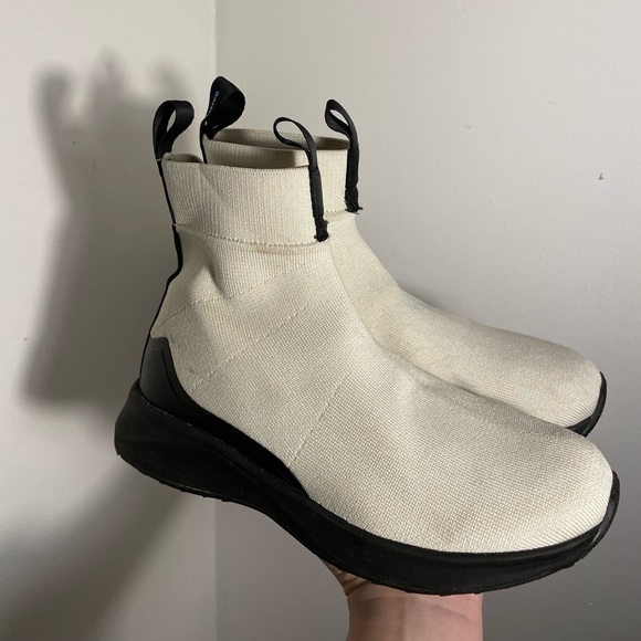 Native boots - Picture 2 of 5